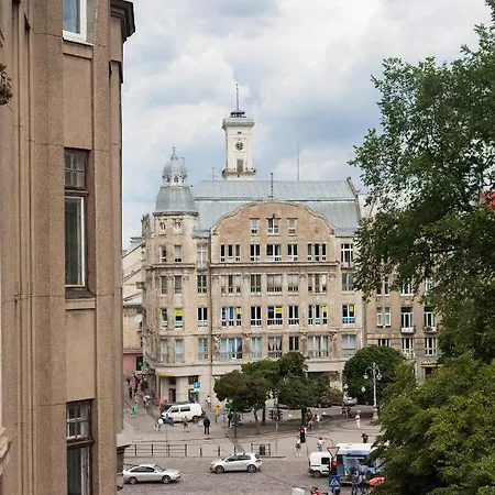 Leogrand Three Bedrooms Vip On Kniazia Romana 12 Lviv