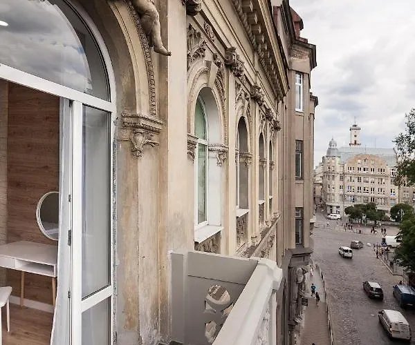 Leogrand Three Bedrooms Vip On Kniazia Romana 12 Apartmán *