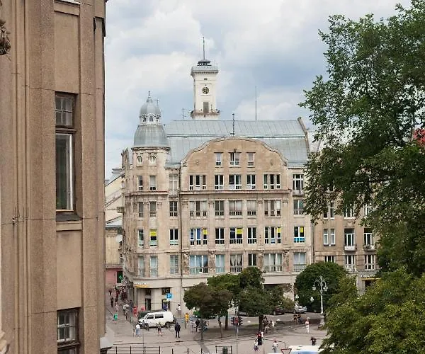 Leogrand Three Bedrooms Vip On Kniazia Romana 12 Lvov