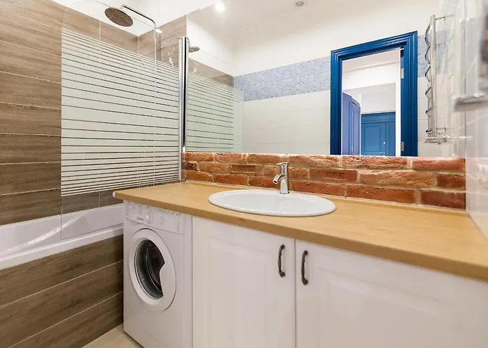 Leogrand Three Bedrooms Vip On Kniazia Romana 12