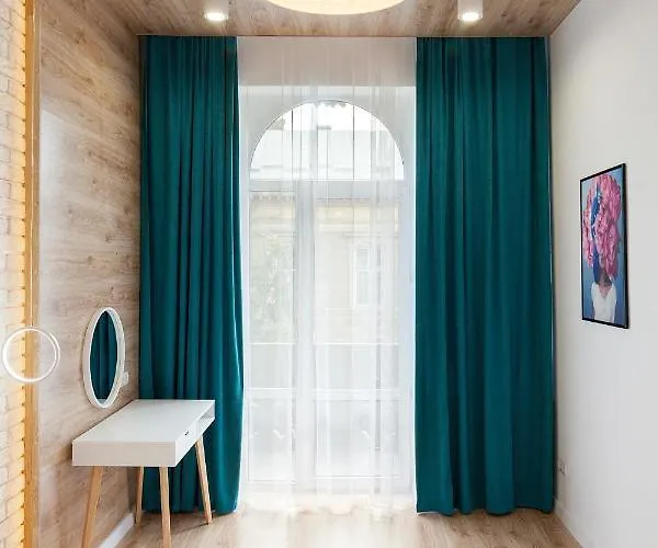 Apartmán Leogrand Three Bedrooms Vip On Kniazia Romana 12