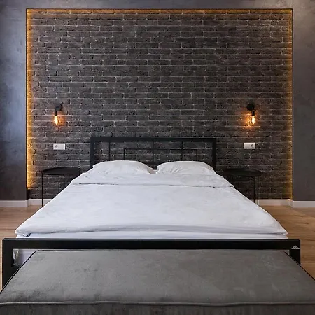 Leogrand Three Bedrooms Vip On Kniazia Romana 12 Апартаменти Львів