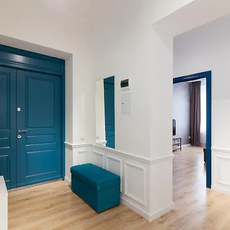 Leogrand Three Bedrooms Vip On Kniazia Romana 12