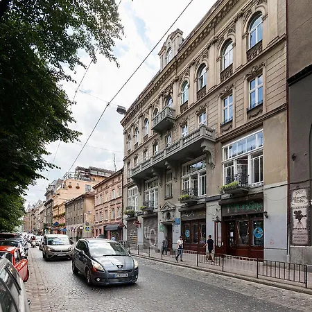 Leogrand Three Bedrooms Vip On Kniazia Romana 12 Апартаменти