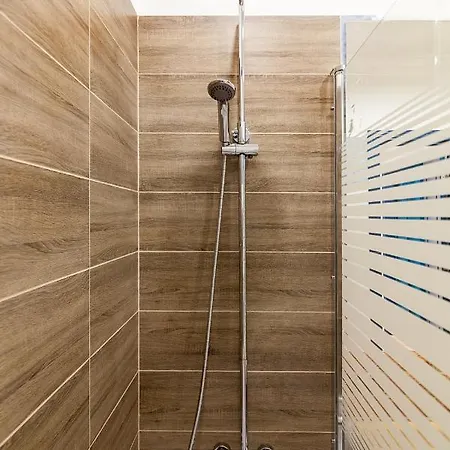 Leogrand Three Bedrooms Vip On Kniazia Romana 12 Leopoli