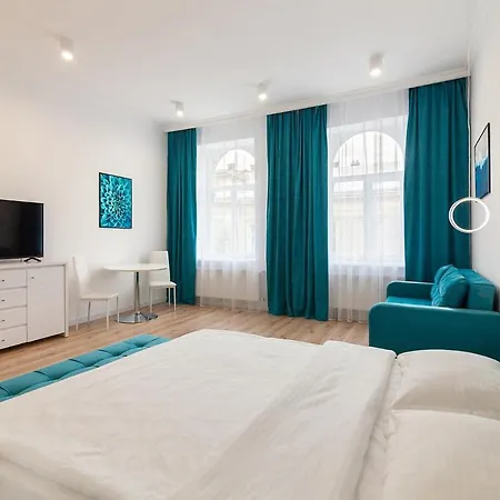 Leogrand Three Bedrooms Vip On Kniazia Romana 12 *