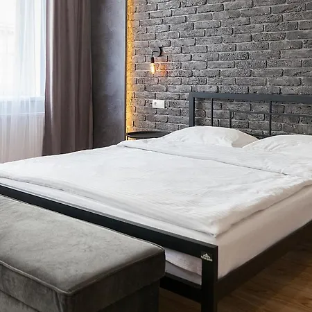 Leogrand Three Bedrooms Vip On Kniazia Romana 12 *