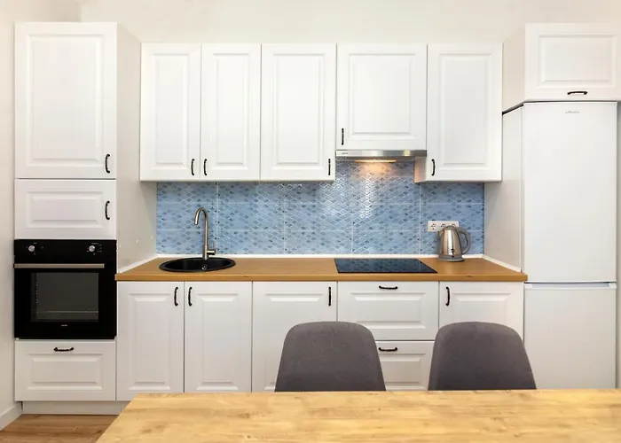 Leogrand Three Bedrooms Vip On Kniazia Romana 12