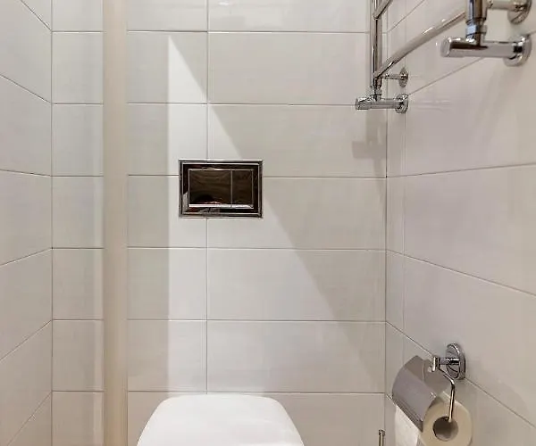 아파트 Leogrand Three Bedrooms Vip On Kniazia Romana 12 *