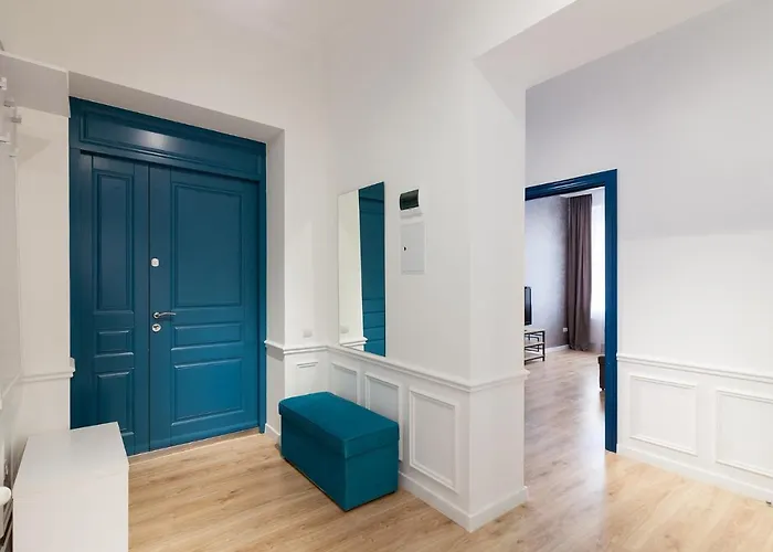 Leogrand Three Bedrooms Vip On Kniazia Romana 12