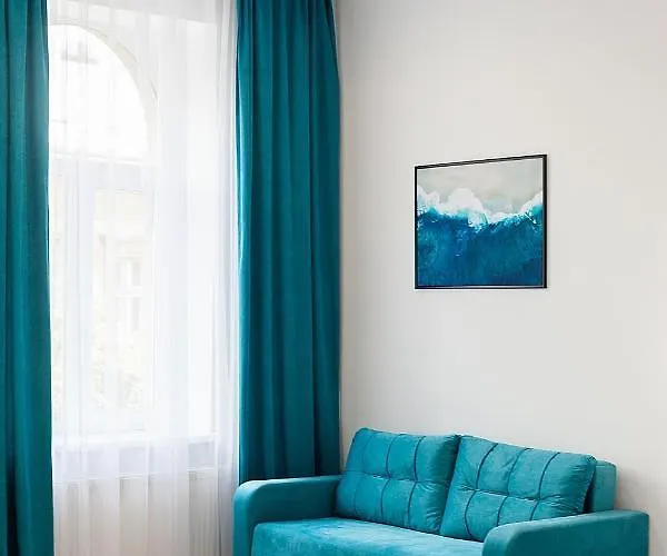 شقة Leogrand Three Bedrooms Vip On Kniazia Romana 12 *