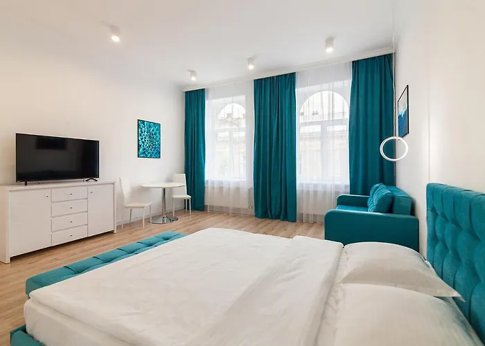 Leogrand Three Bedrooms Vip On Kniazia Romana 12 *