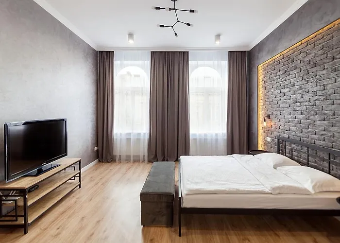 Leogrand Three Bedrooms Vip On Kniazia Romana 12 شقة إلفيف