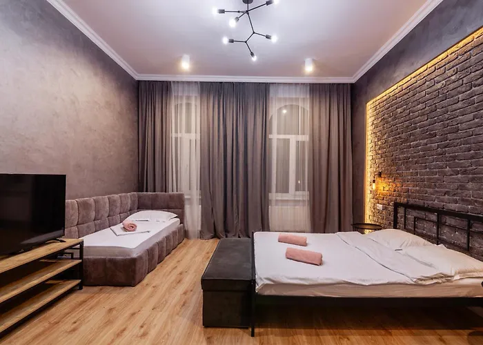 Leogrand Three Bedrooms Vip On Kniazia Romana 12