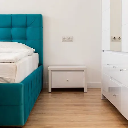 Leogrand Three Bedrooms Vip On Kniazia Romana 12 إلفيف