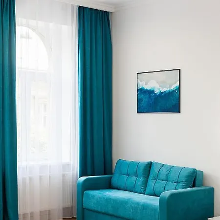 شقة Leogrand Three Bedrooms Vip On Kniazia Romana 12 *